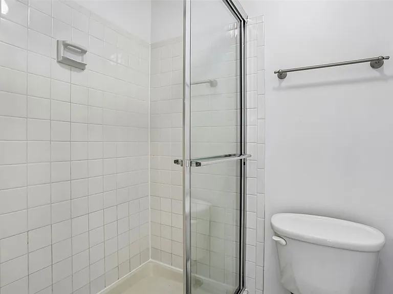 4930 Bradley Blvd — Photo 14