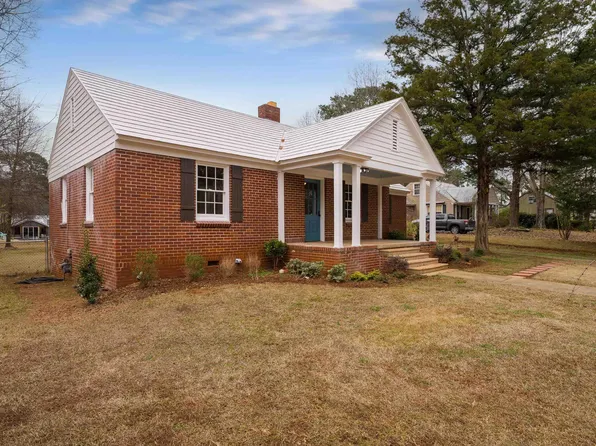 127 Meadow Ln, Trussville, AL 35173