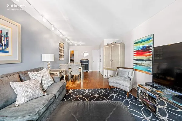 Sold by Sotheby's International Realty | media 4