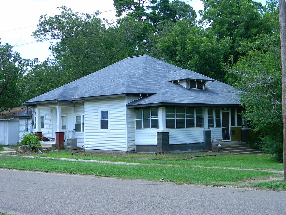 2nd image of 326 E 5th St S