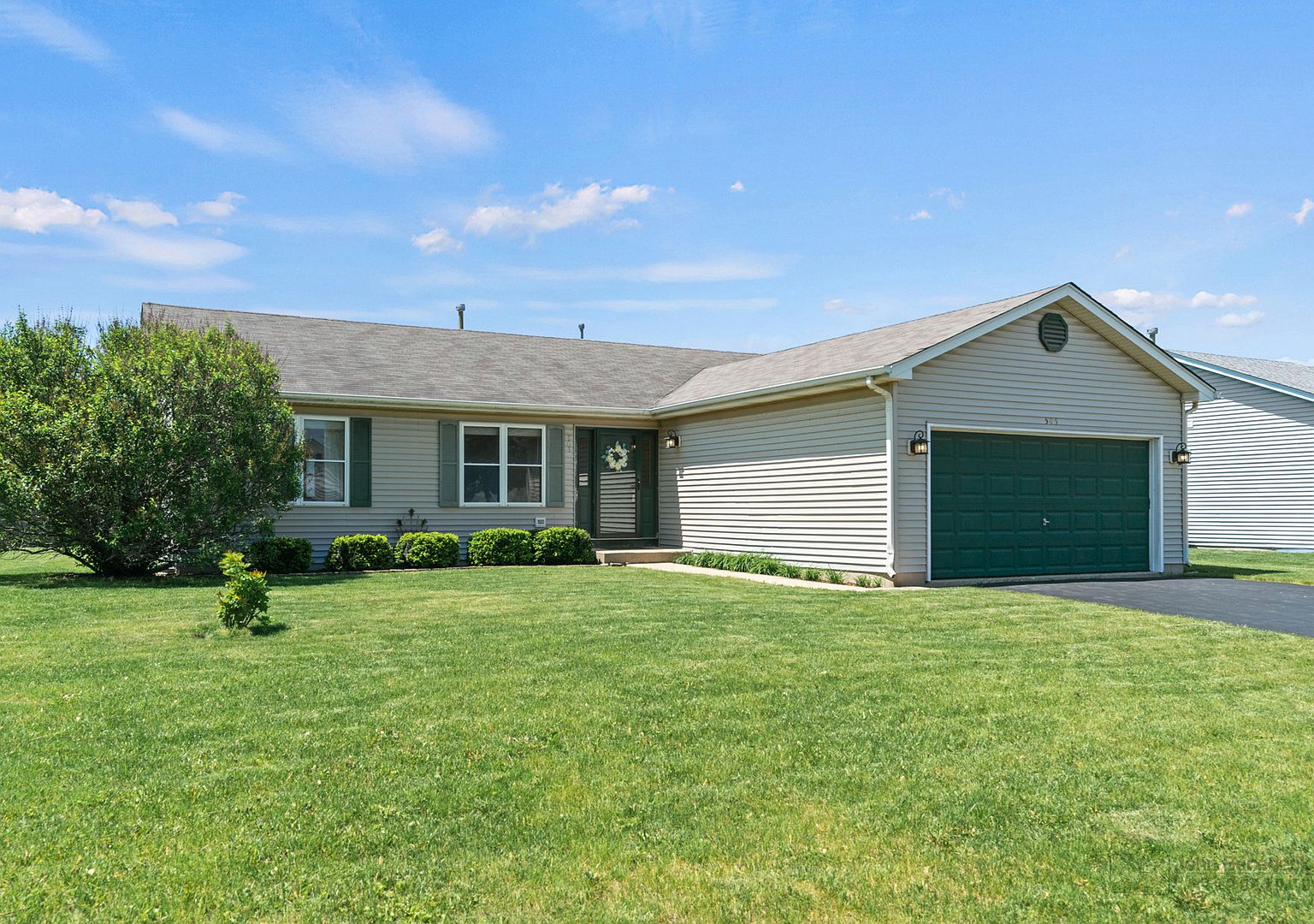 505 Wedgewood Trl, Mchenry, IL 60050 | Zillow