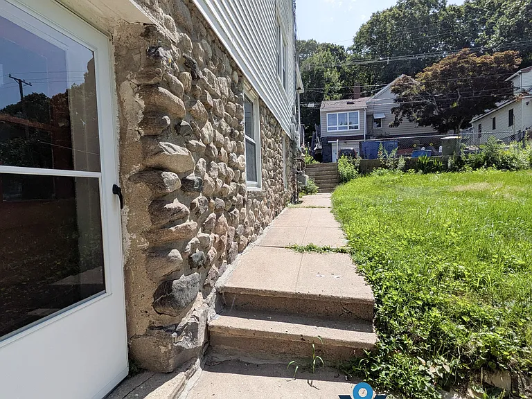 417 N Walnut St — Photo 25