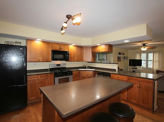 5th image of 25106 W Claridan Ave