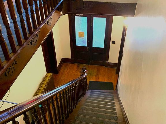 3rd image of 138 S Carlisle St APT 3
