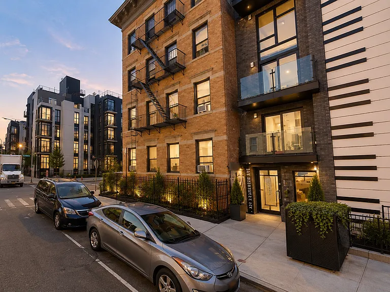 334 Evergreen Ave #1B — Photo 10
