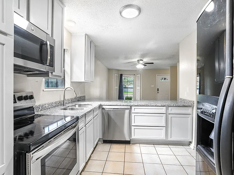 12822 Hodges Ln #105 — Photo 7