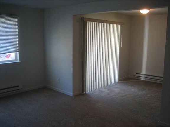 3rd image of 12208 118th Ave E APT C