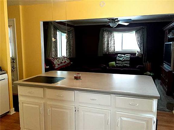 3rd image of 2435 Maryland Pl