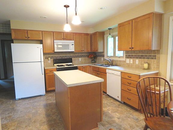 3rd image of 2636 Hope St