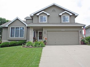 11814 N 158th St, Bennington, NE 68007