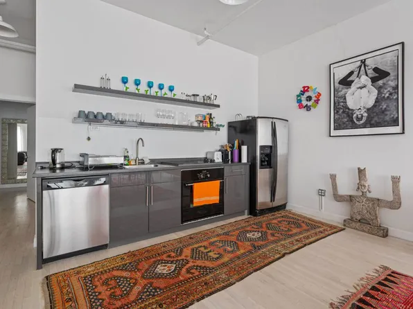 460 West Broadway image 7 of 20