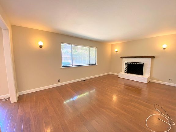 5th image of 22461 Saint Andrews Ave