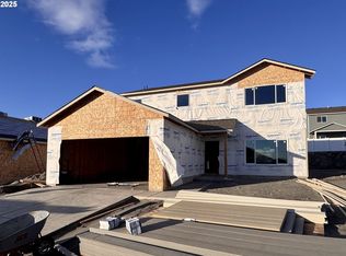 879 NE Laurel Springs Dr, Hermiston, OR 97838