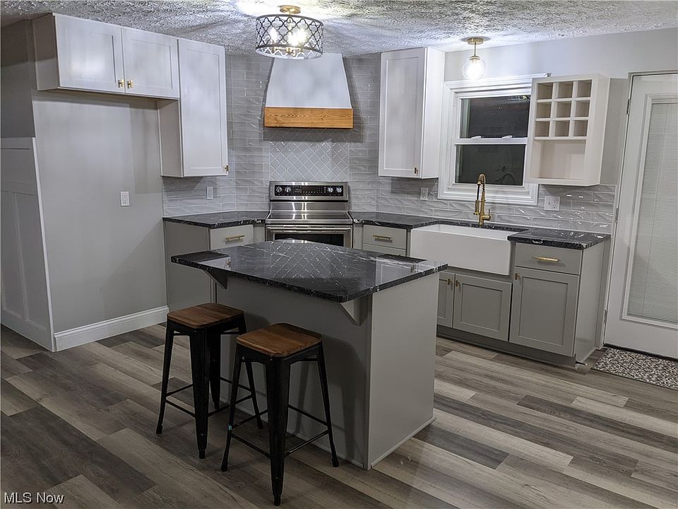 3807 Heckman St NW, Uniontown, OH 44685 Zillow