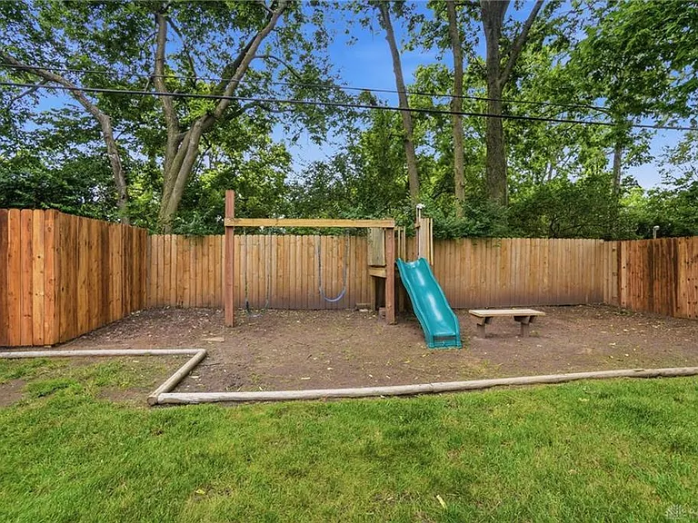 3924 Fulton Ave — Photo 24