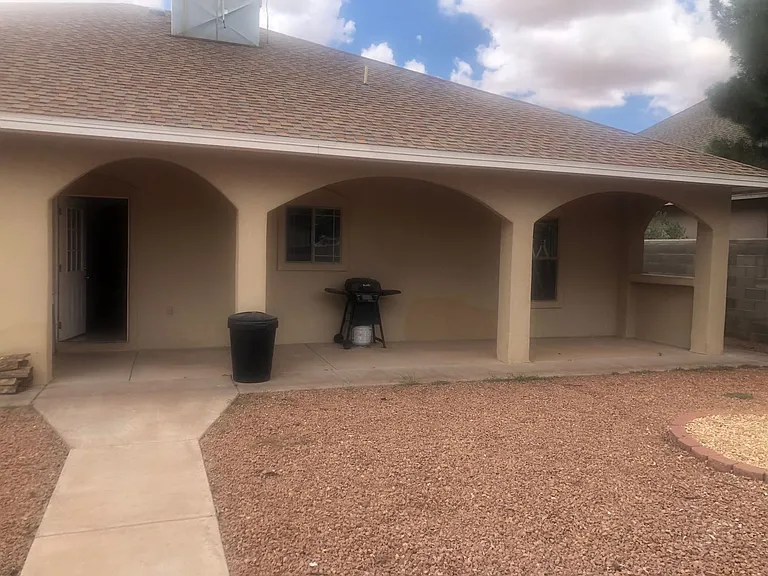 3306 Robert H Bradley Dr — Photo 3