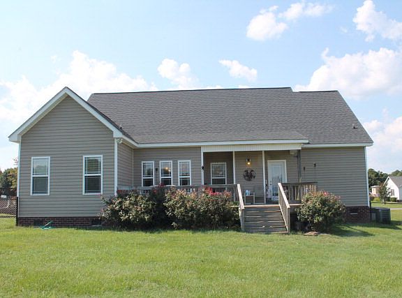 2nd image of 610 Foxwood Dr