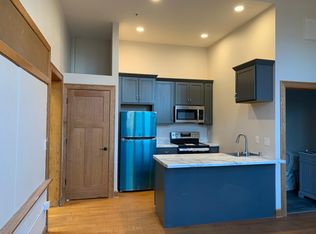 1407 13th St S #205, La Crosse, WI 54601