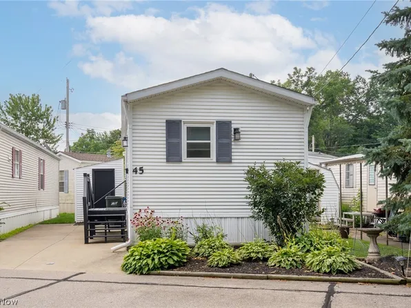 44 Flamingo Ave, Amherst, OH 44001