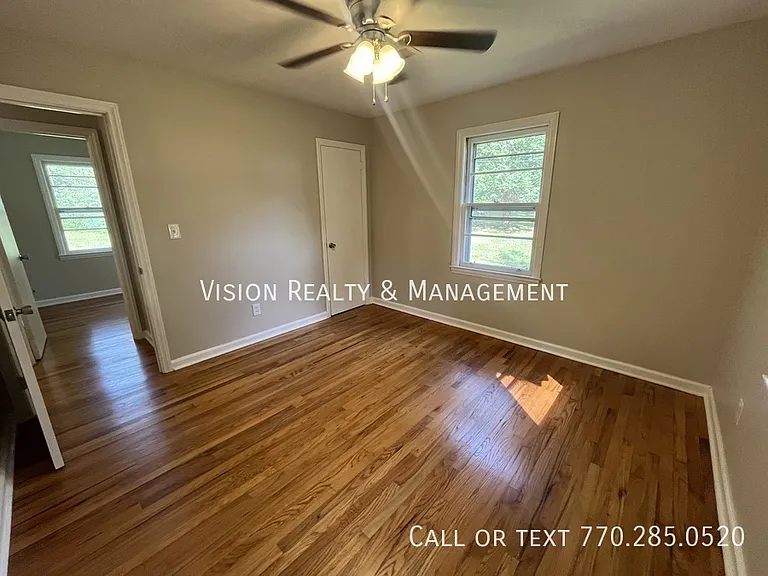 1148 Center St SW — Photo 34