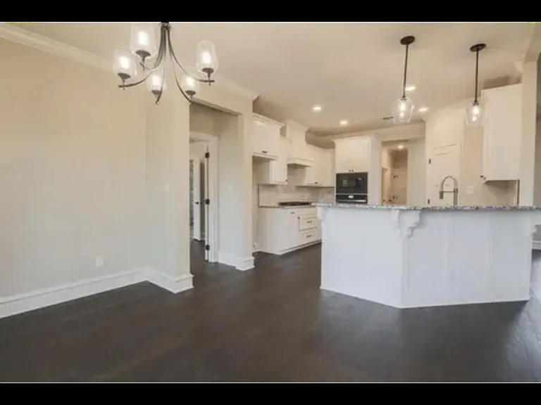 12109 Oak Grove Dr — Photo 4
