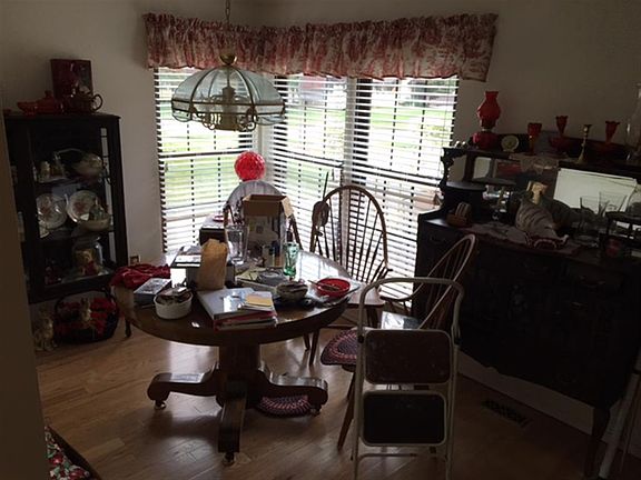 3rd image of 40403 Newport Dr