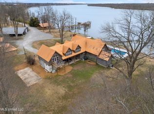 1226 Lula Moon Lake Rd, Dundee, MS 38626