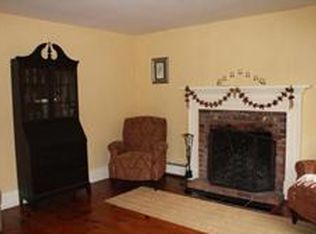 11 Cottage St, Belchertown, MA 01007