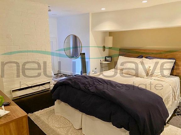 3rd image of 110 Beacon St