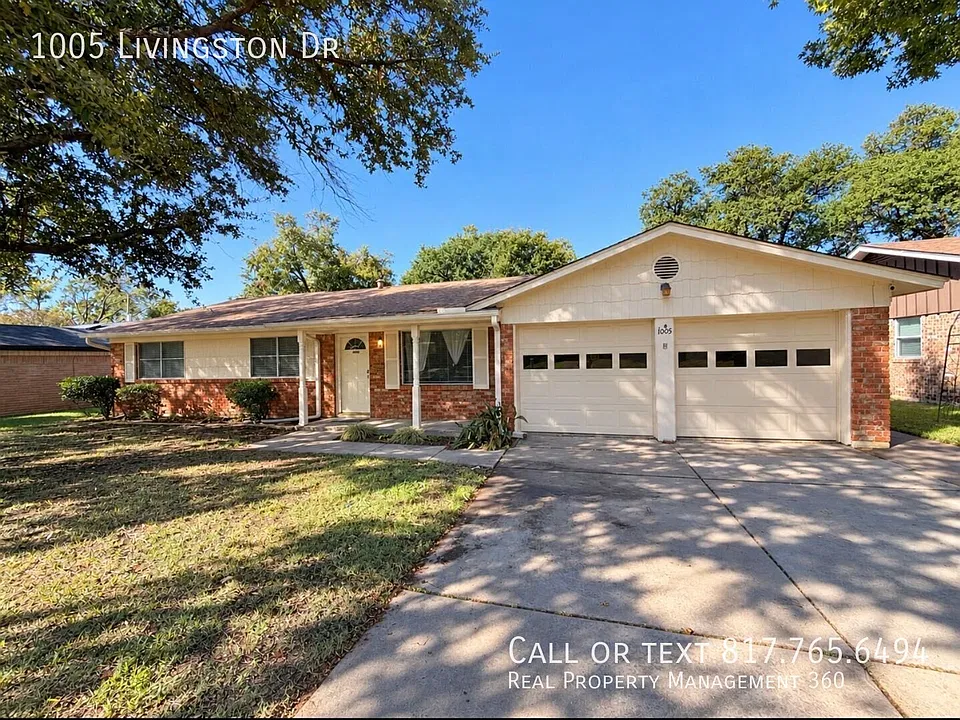 1005 Livingston Dr