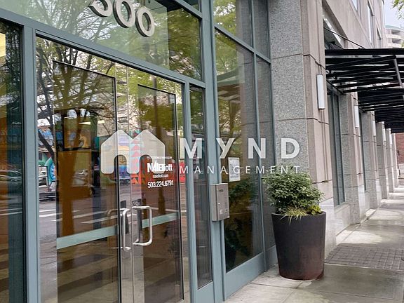 3rd image of 500 Broadway St Unit 508
