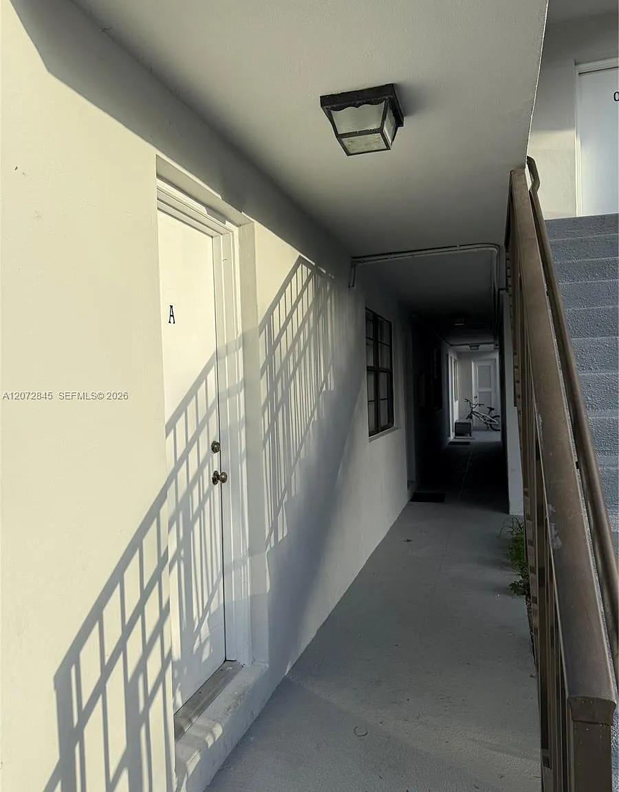 Ludlam Gardens Condo — Photo 3