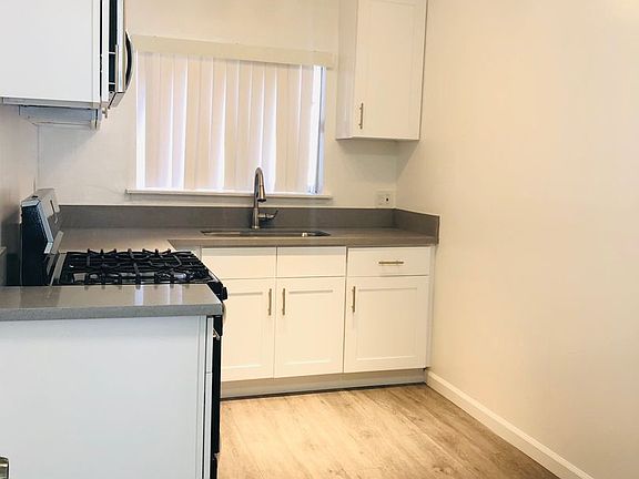 4th image of 345 S Westlake Ave #8