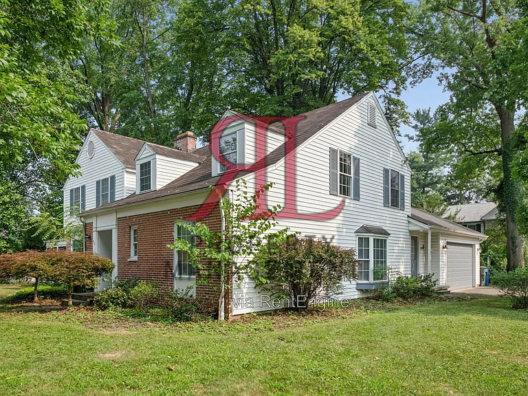 85 Eastmoor Blvd — Photo 3