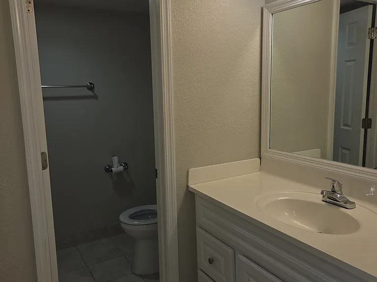 1503 SE Royal Green Cir — Photo 7
