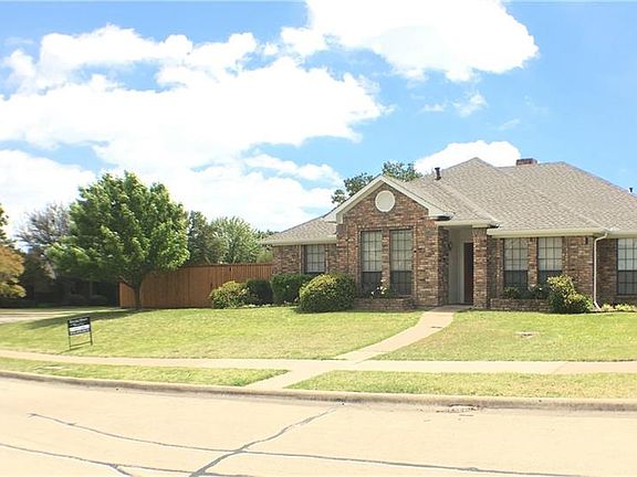 2nd image of 2050 Robin Hill Ln