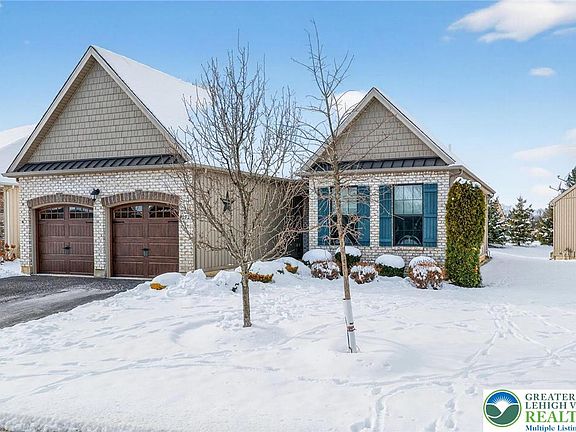 3rd image of 4093 Clearbrook Rd