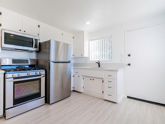 4th image of 139-143 Ferro Dr #141