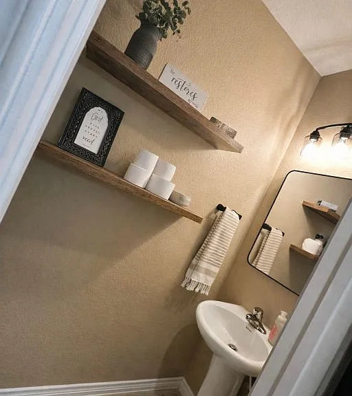 3909 Lorenzen Ct — Photo 12