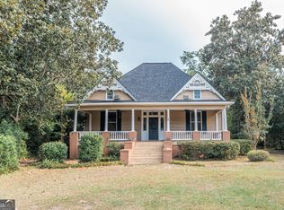 27 Kibbee St, Hawkinsville, GA 31036