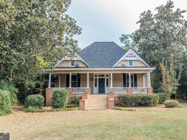 27 Kibbee St, Hawkinsville, GA 31036