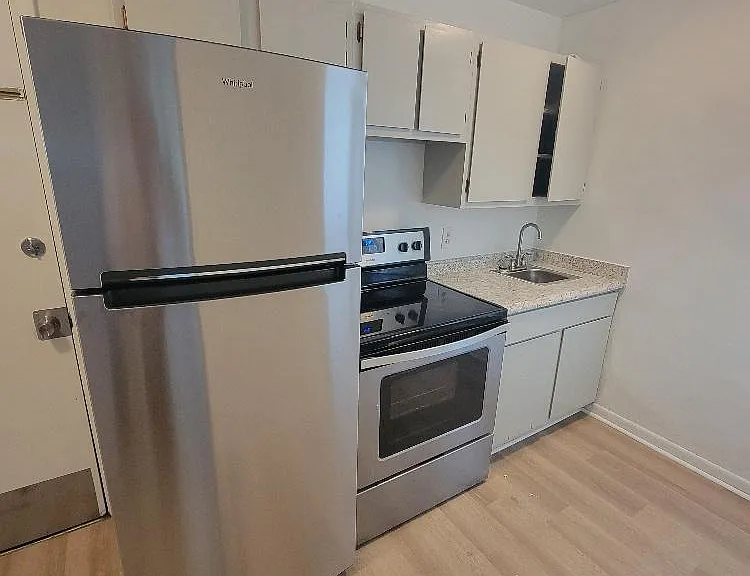301.5 S Zetterower Ave — Photo 2
