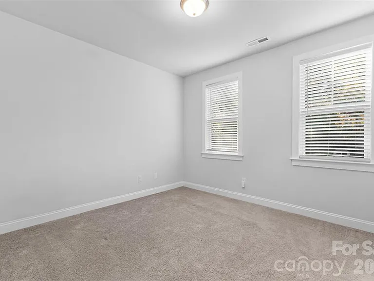 712 Rodey Ave — Photo 16