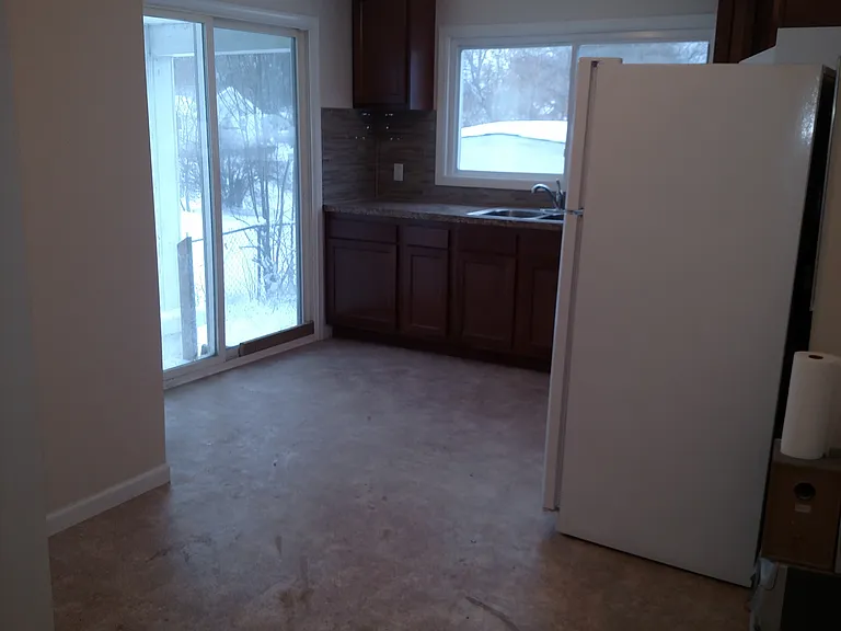 1135 Cedar St — Photo 8