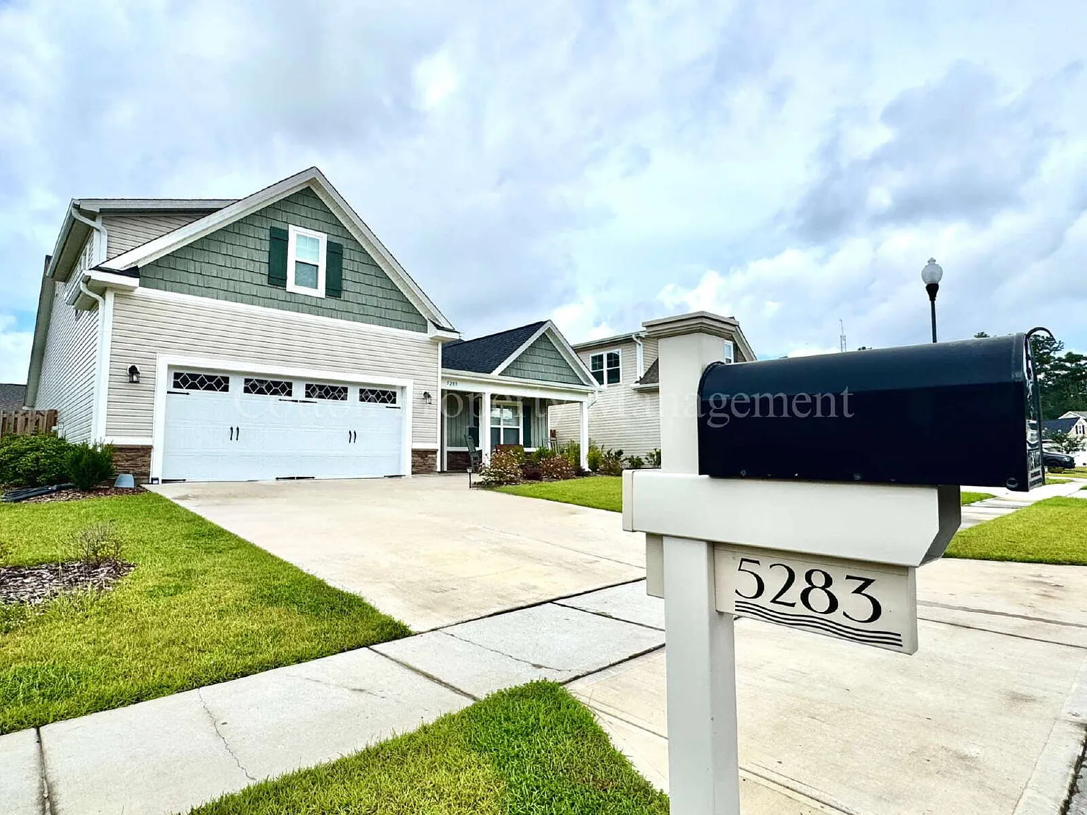 4 bed, 3.0 bath, 2051 sqft, $2,275 — Photo 2