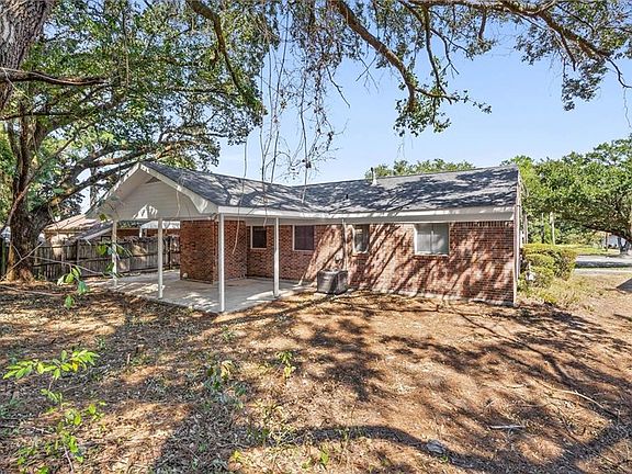 4th image of 506 Azalea Rd