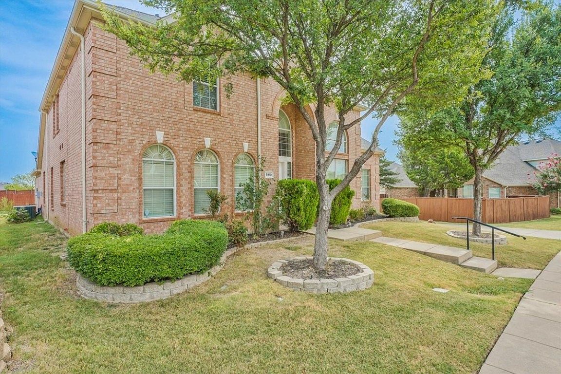 8910 Forest Hills Dr, Irving, TX 75063 MLS 20356765 Zillow