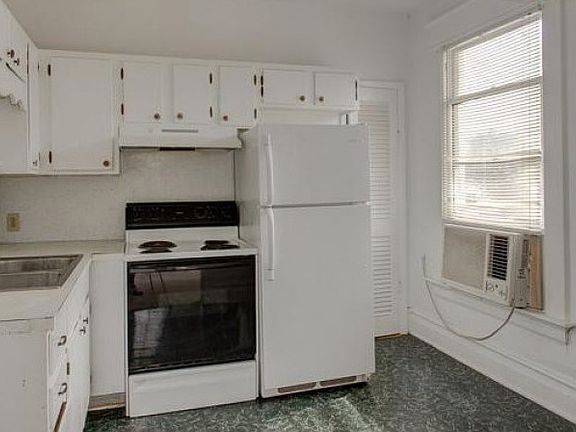 5th image of 1113 Camden Ave