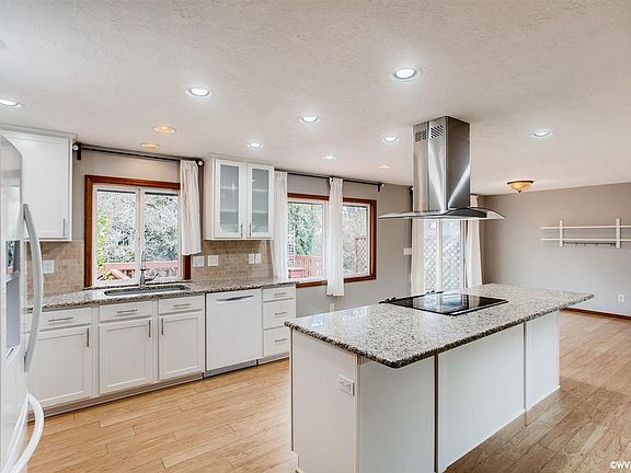 5th image of 1464 35th Ave NW