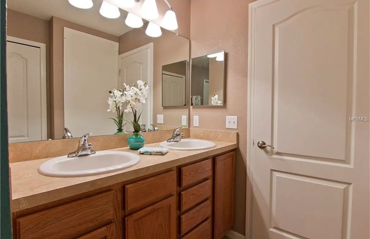 4 bed, 1537 sqft, $2,500 — Photo 3